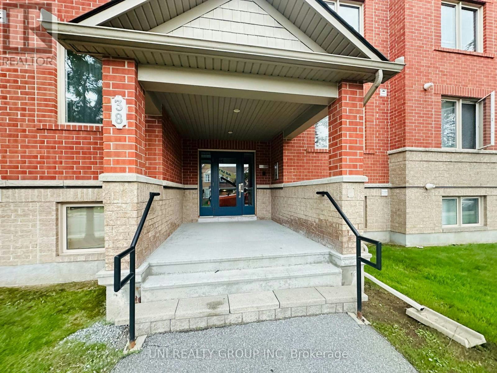 6-38 Barnstone Drive, Ottawa, ON, K2J 4R6 - 2