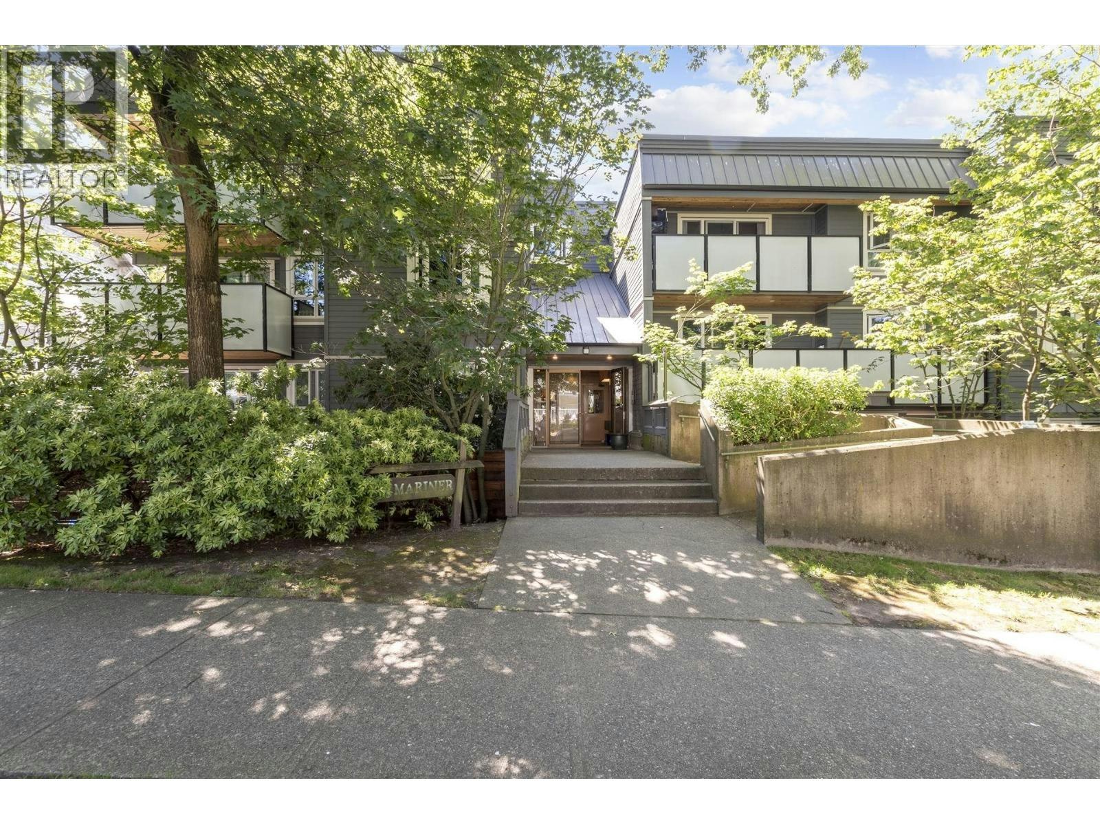 302-2328 Oxford Street, Vancouver, BC, V5L 1G3