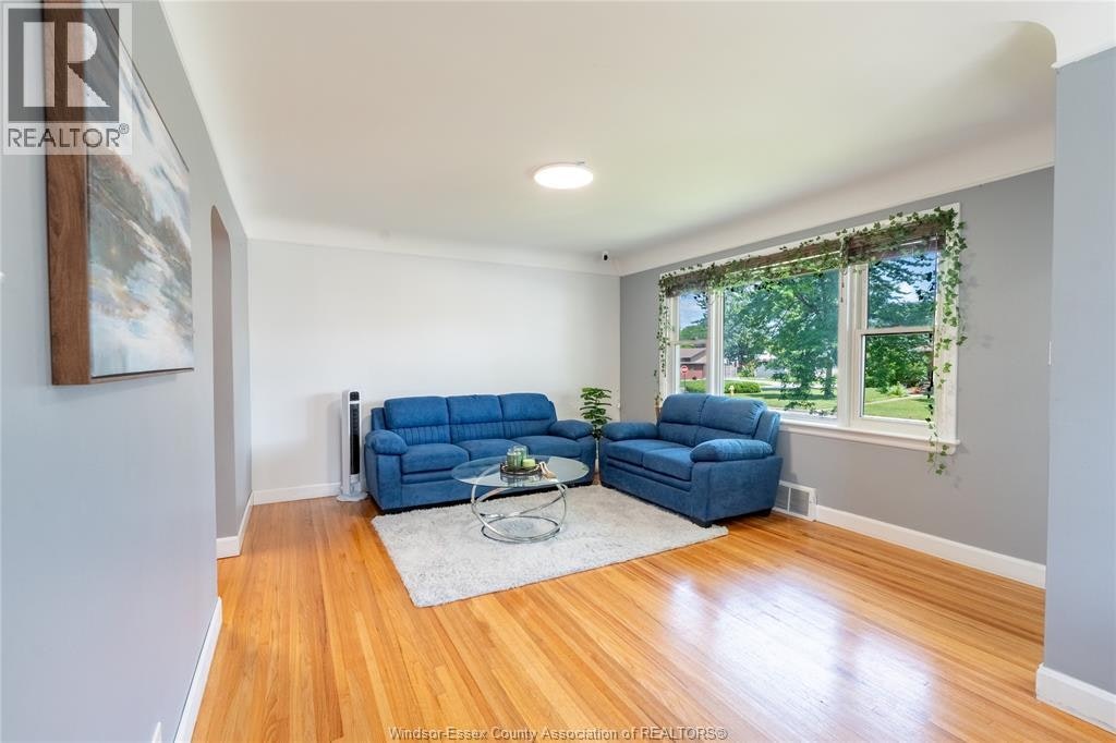 3621 Mckay Avenue, Windsor, ON, N9E 2S3 - 9