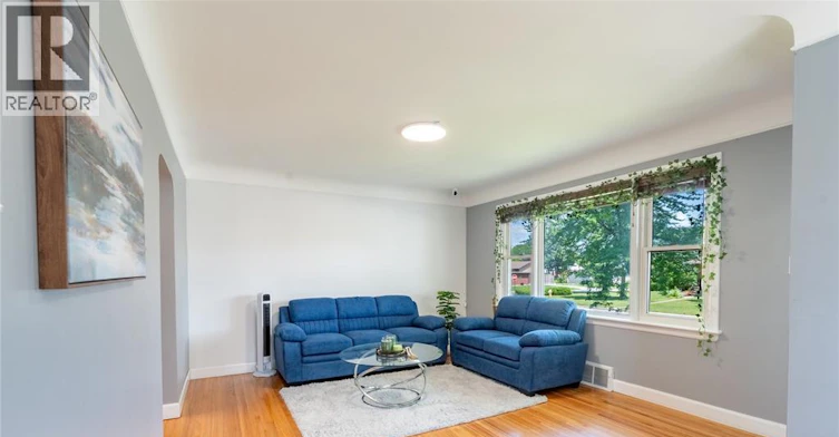 3621 Mckay Avenue, Windsor, ON, N9E 2S3 - 9