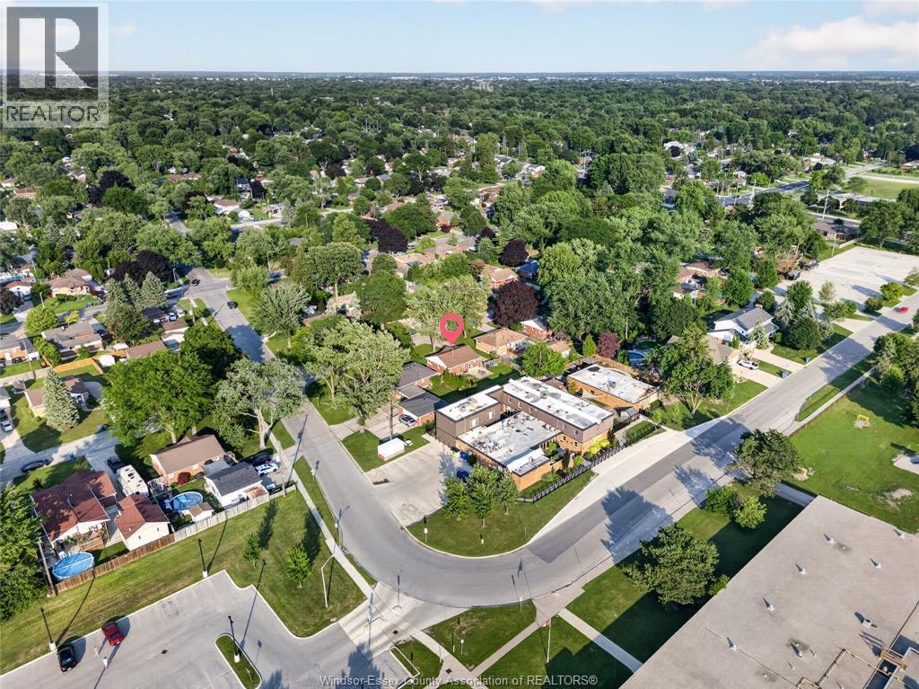 3621 Mckay Avenue, Windsor, ON, N9E 2S3 - 36
