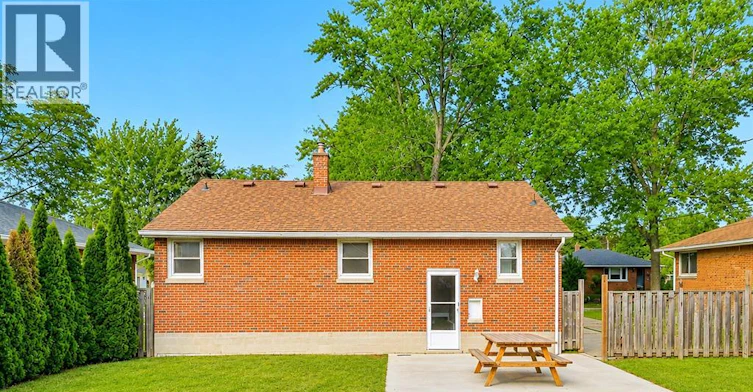 3621 Mckay Avenue, Windsor, ON, N9E 2S3 - 5
