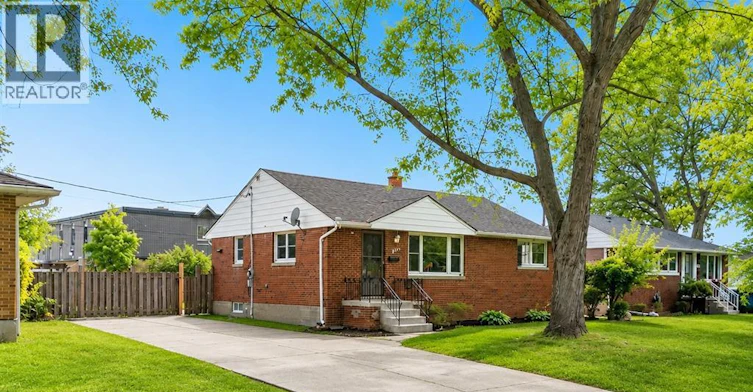 3621 Mckay Avenue, Windsor, ON, N9E 2S3 - 2