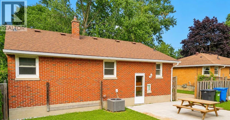 3621 Mckay Avenue, Windsor, ON, N9E 2S3 - 4