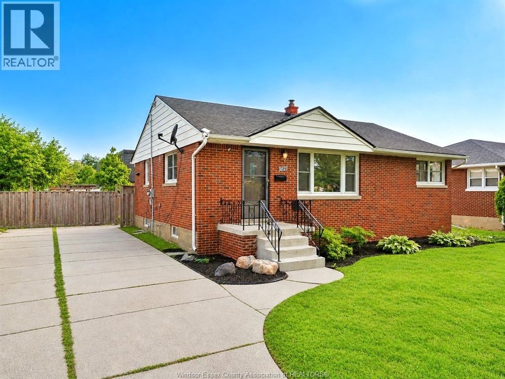 3621 Mckay Avenue, Windsor, ON, N9E 2S3