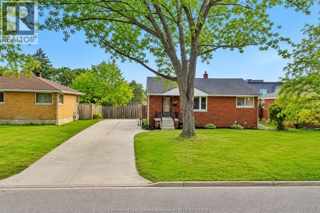 3621 Mckay Avenue, Windsor, ON, N9E 2S3 - 3