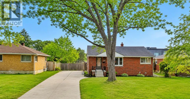 3621 Mckay Avenue, Windsor, ON, N9E 2S3 - 3