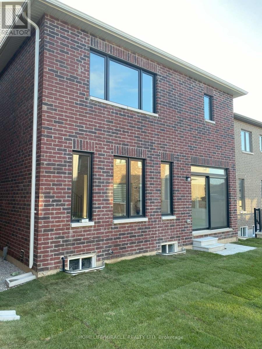 48 Prudhoe Terrace, Barrie, ON, L9J 0W2 - 3
