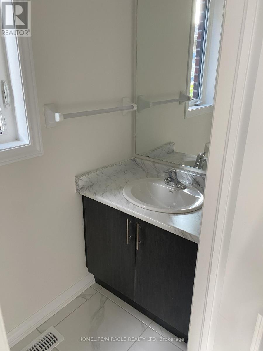48 Prudhoe Terrace, Barrie, ON, L9J 0W2 - 5