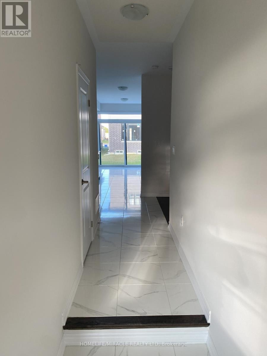 48 Prudhoe Terrace, Barrie, ON, L9J 0W2 - 4