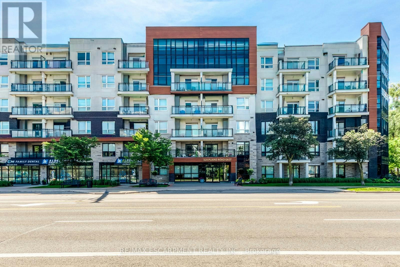 303-320 Plains Road E, Burlington, ON, L7T 0C1