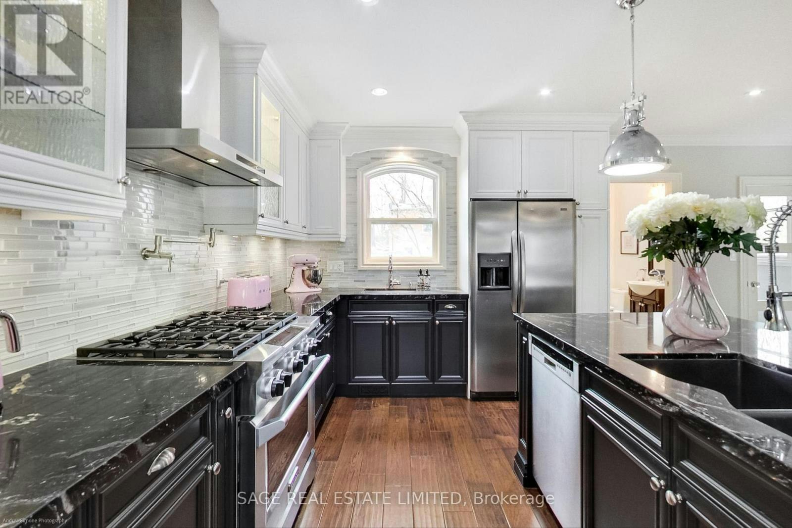 108 Beresford Avenue, Toronto, ON, M6S 3B1 - 7