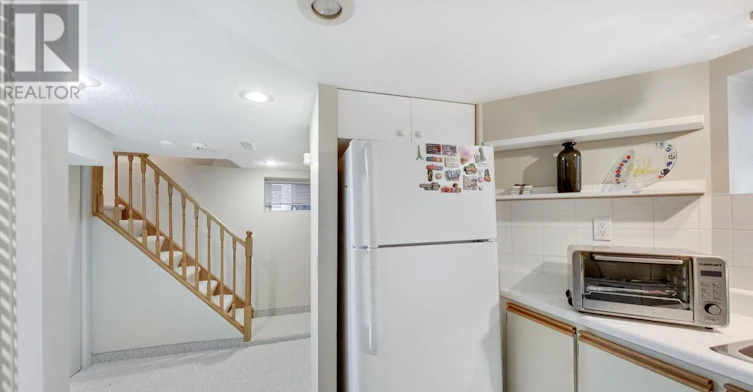 108 Beresford Avenue, Toronto, ON, M6S 3B1 - 31