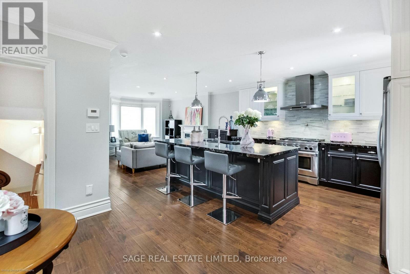 108 Beresford Avenue, Toronto, ON, M6S 3B1 - 15