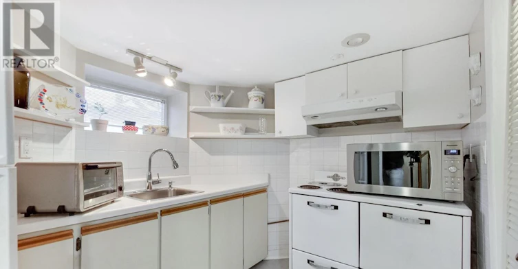 108 Beresford Avenue, Toronto, ON, M6S 3B1 - 30