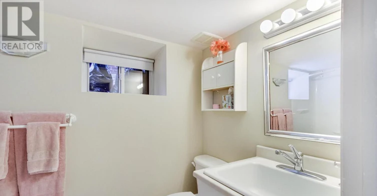 108 Beresford Avenue, Toronto, ON, M6S 3B1 - 33
