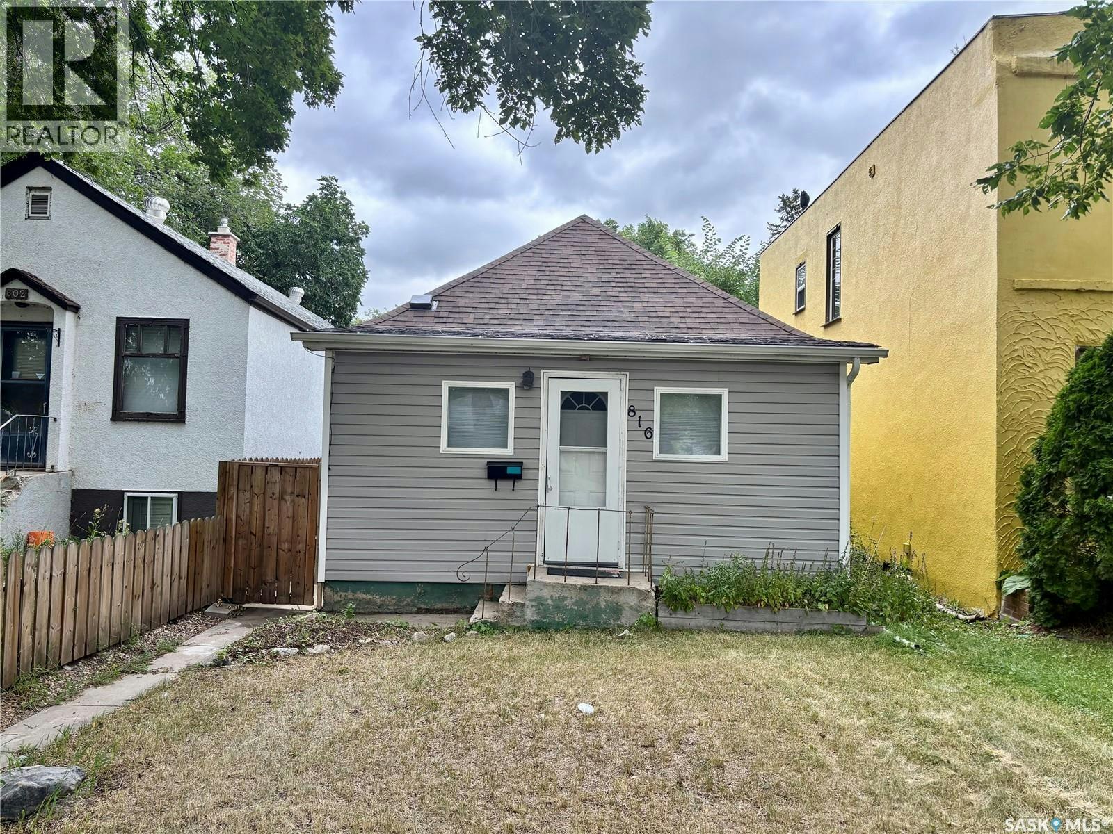 816 I Avenue S, Saskatoon, SK, S7M 1Z3