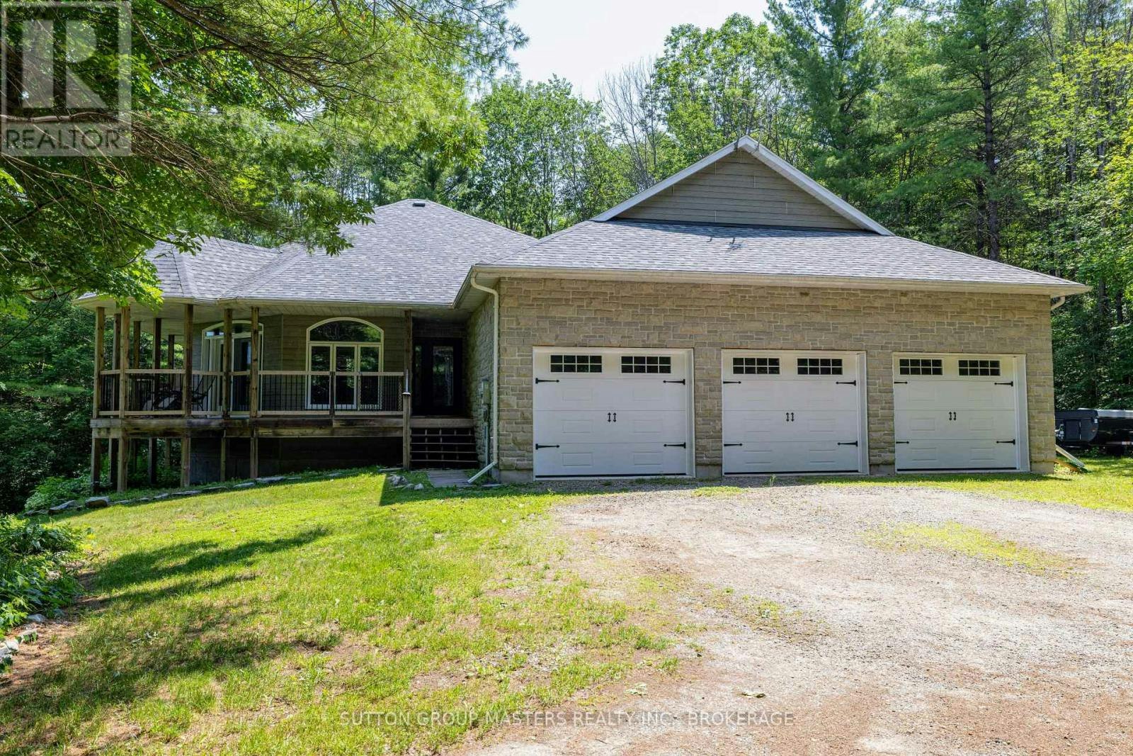 139 Country Woods Drive, South Frontenac, ON, K0H 1V0