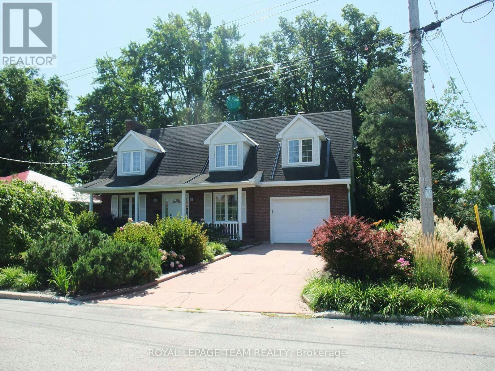 32 Gary Crescent, Arnprior, ON, K7S 2R3