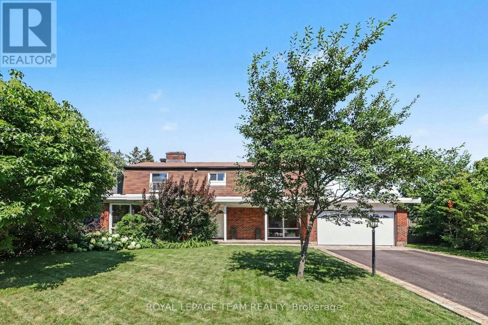 23 Sioux Crescent, Ottawa, ON, K2H 7E4