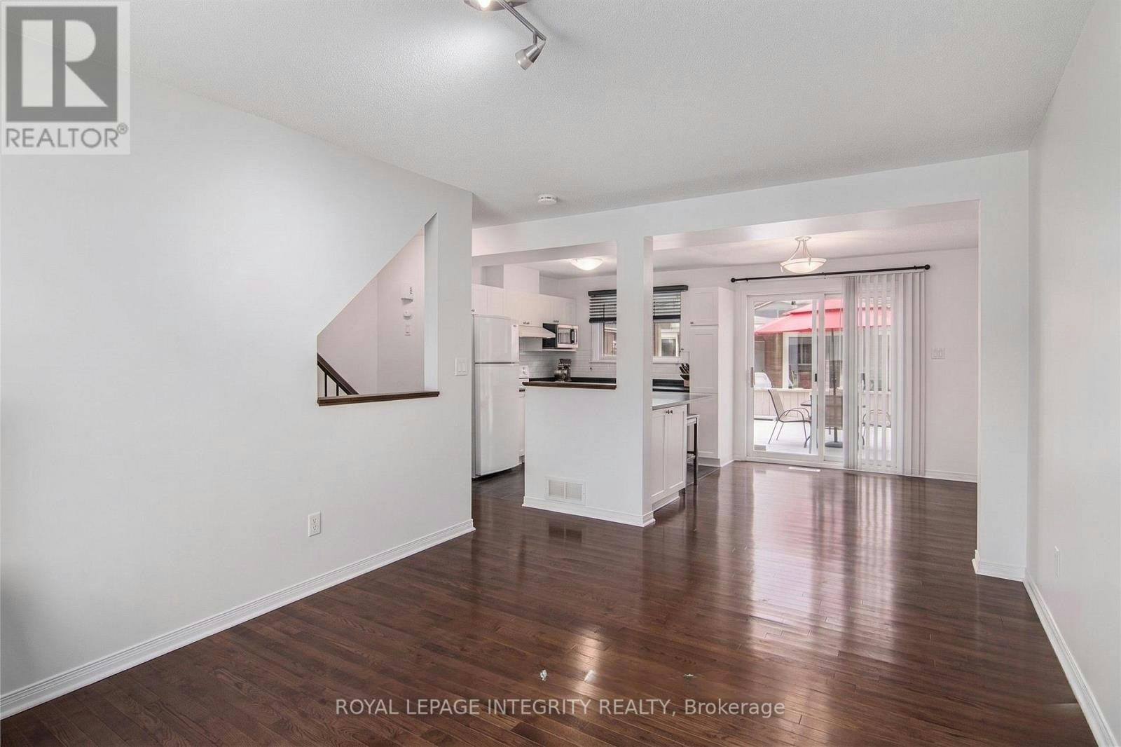118 Monterey Drive, Ottawa, ON, K2H 7A8 - 4