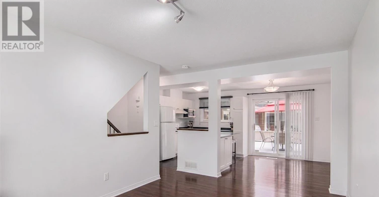 118 Monterey Drive, Ottawa, ON, K2H 7A8 - 4