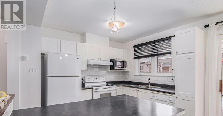 118 Monterey Drive, Ottawa, ON, K2H 7A8 - 6
