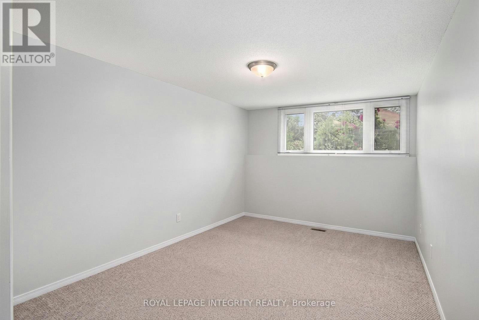 118 Monterey Drive, Ottawa, ON, K2H 7A8 - 17