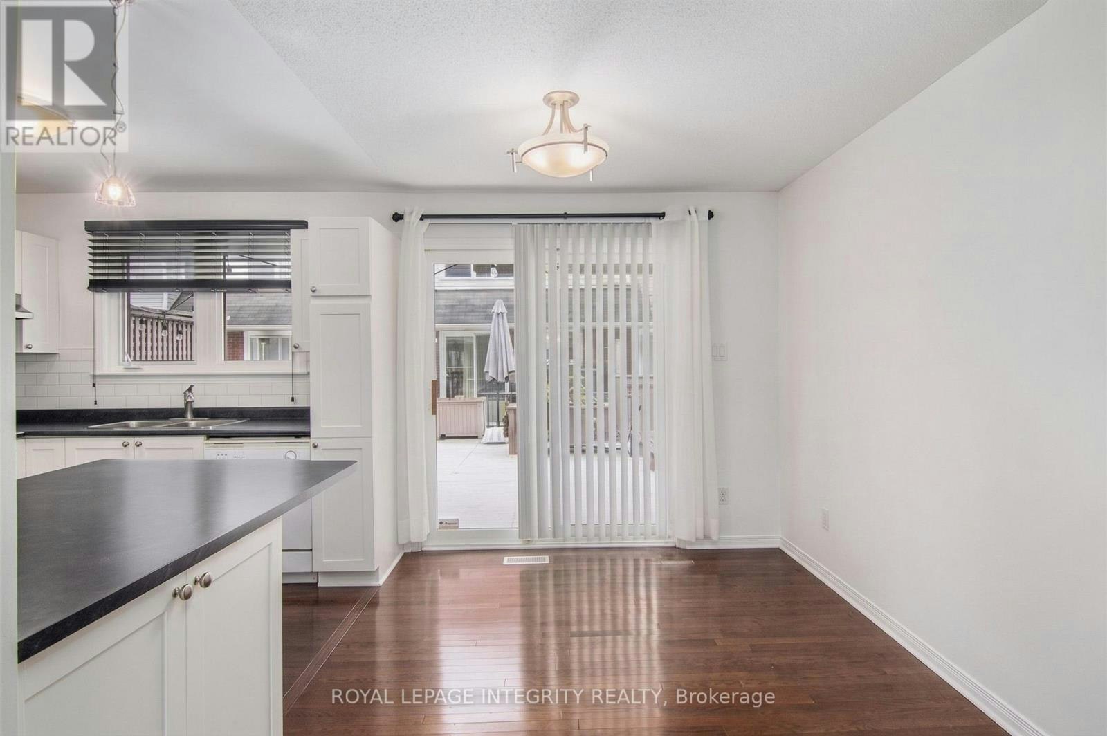 118 Monterey Drive, Ottawa, ON, K2H 7A8 - 8