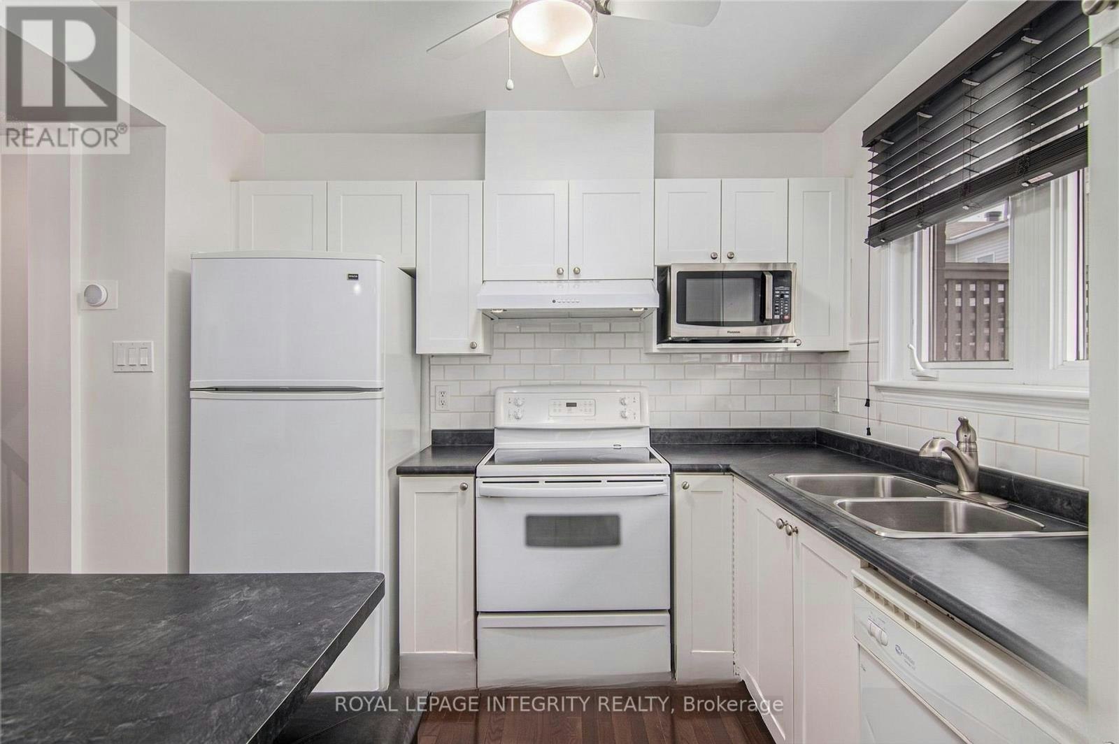 118 Monterey Drive, Ottawa, ON, K2H 7A8 - 5