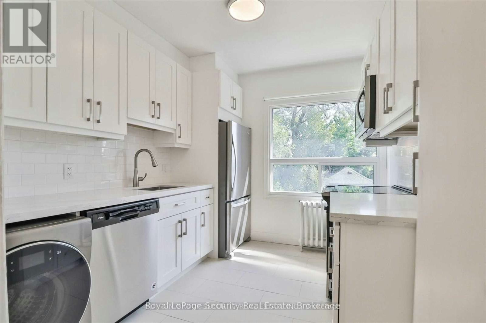 2-3317 Lake Shore Boulevard W, Toronto, ON, M8W 1M8 - 12