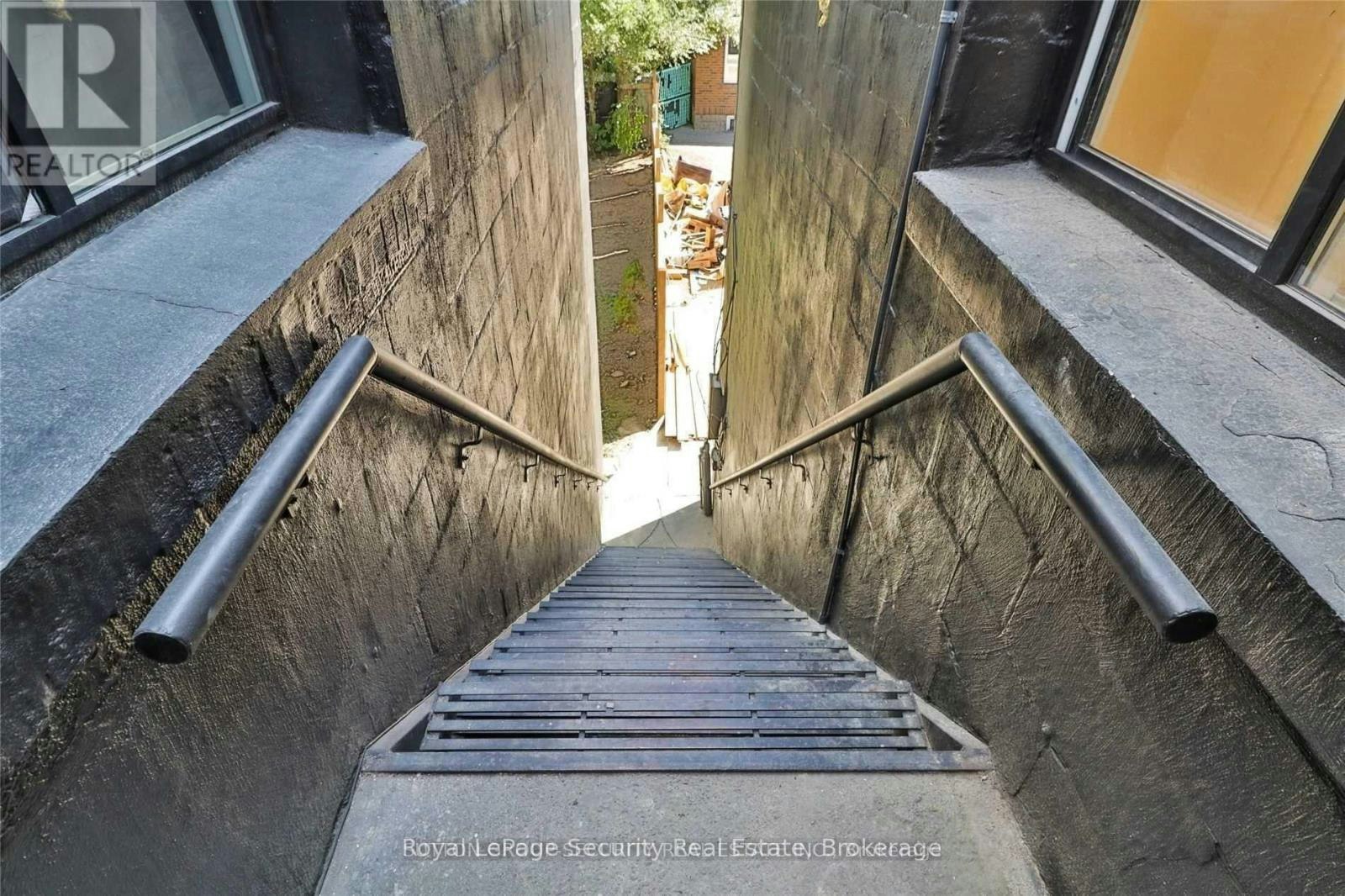 2-3317 Lake Shore Boulevard W, Toronto, ON, M8W 1M8 - 18