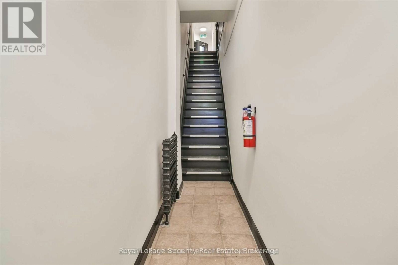 2-3317 Lake Shore Boulevard W, Toronto, ON, M8W 1M8 - 3