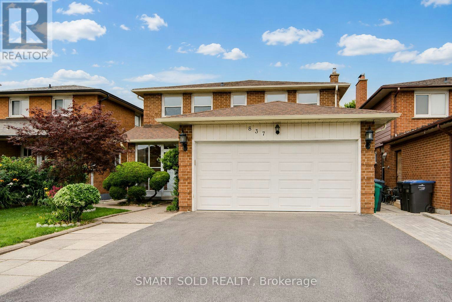 837 Queensbridge Drive, Mississauga, ON, L5C 3K3