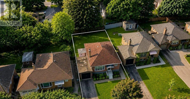 100 Ballacaine Drive, Toronto, ON, M8Y 4B8 - 2