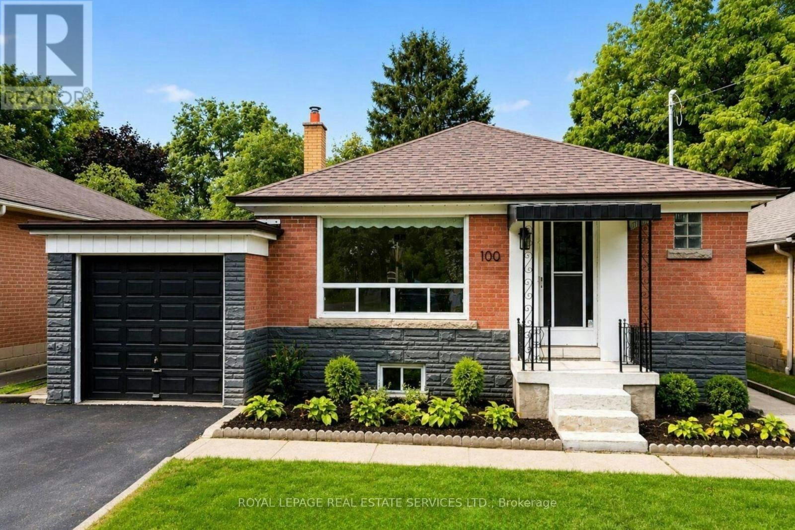 100 Ballacaine Drive, Toronto, ON, M8Y 4B8