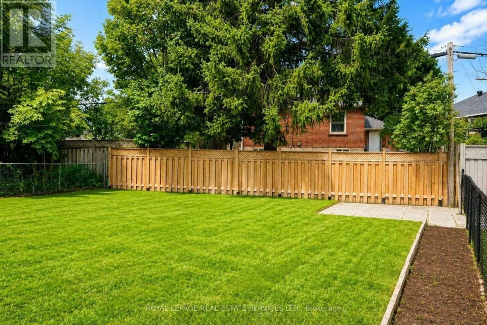 100 Ballacaine Drive, Toronto, ON, M8Y 4B8 - 14