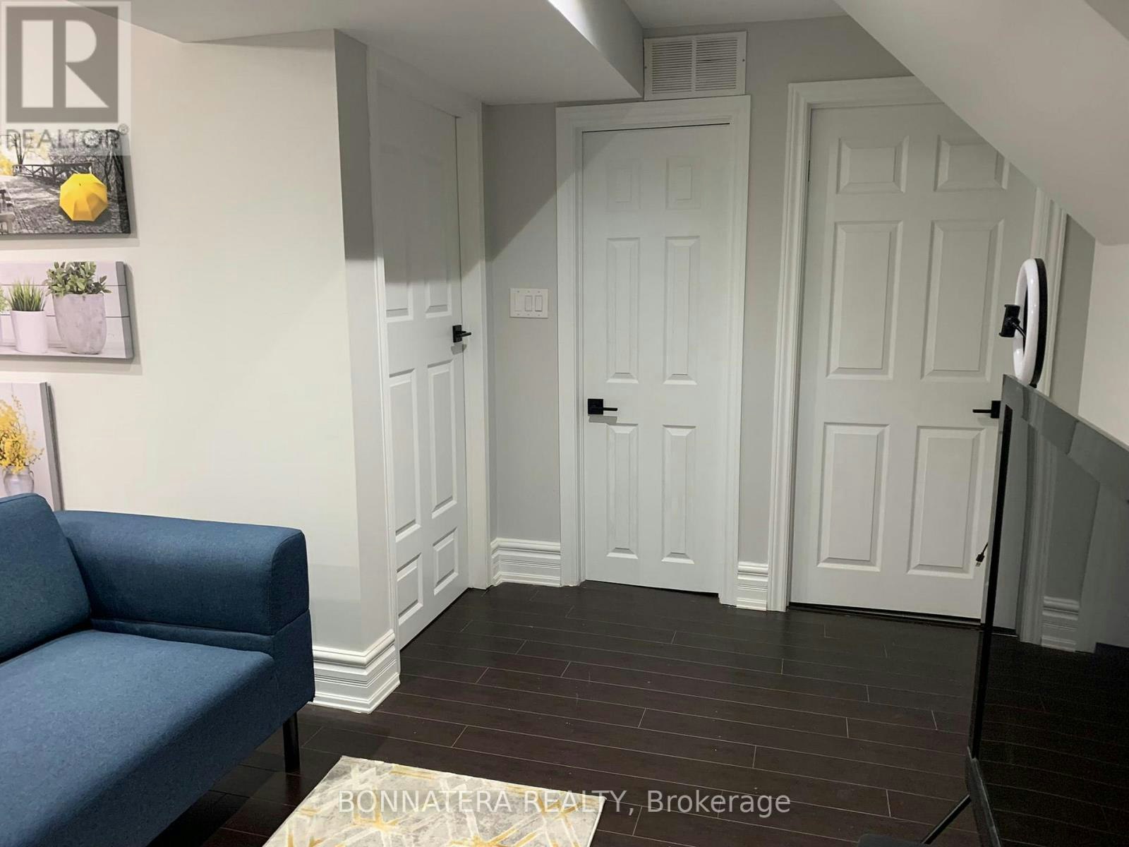 BSMT-284 Hickory Circle, Oakville, ON, L6H 4V1 - 2