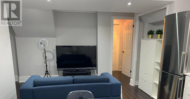 BSMT-284 Hickory Circle, Oakville, ON, L6H 4V1