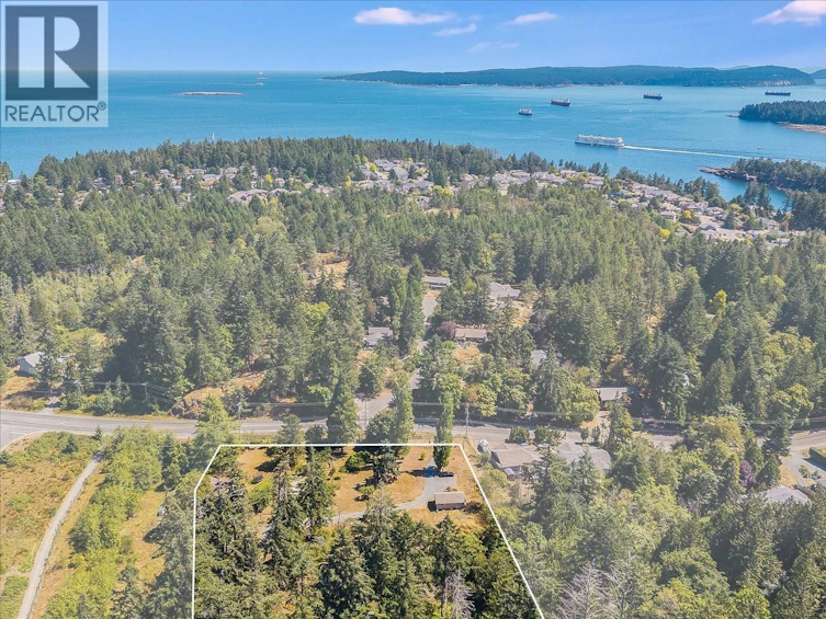 3315 Hammond Bay Road, Nanaimo, BC, V9T 1E4 - 3