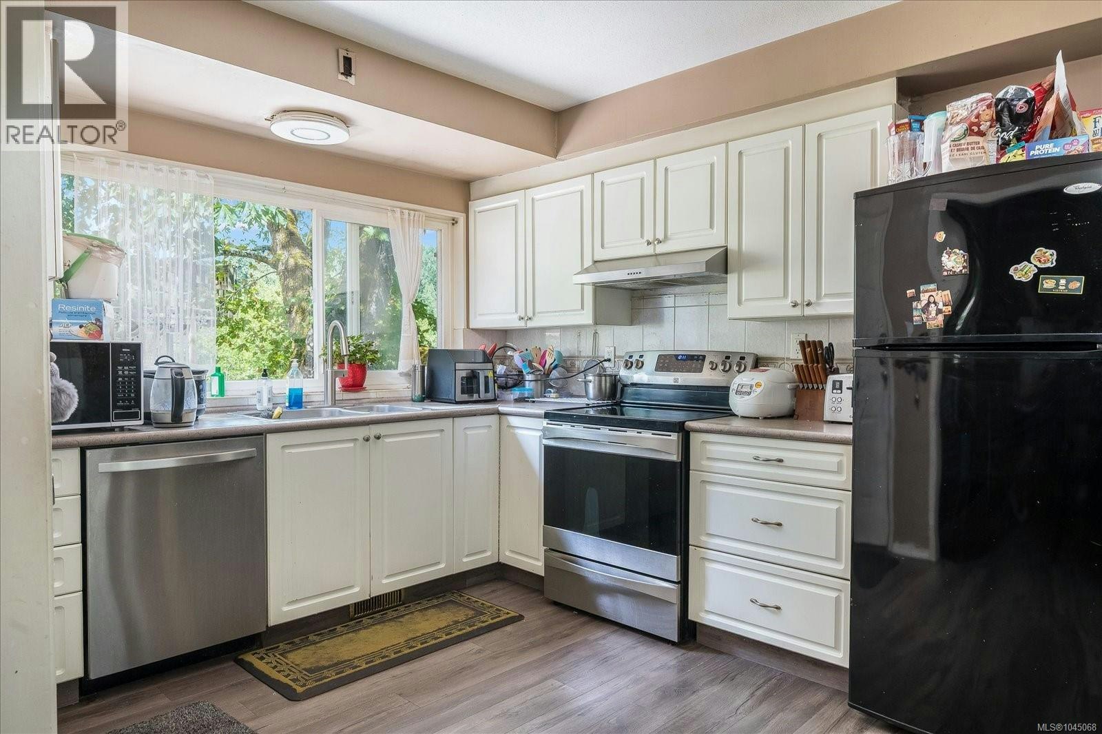 3315 Hammond Bay Road, Nanaimo, BC, V9T 1E4 - 9