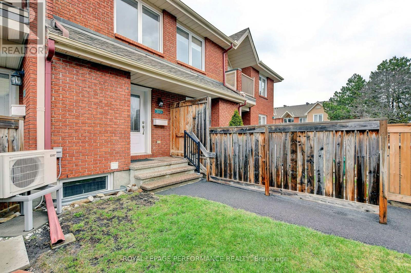 203-1760 Cabaret Lane, Ottawa, ON, K4A 2H1