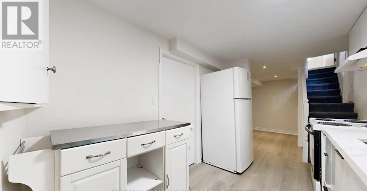 BSMT-496 Northcliffe Boulevard, Toronto, ON, M6E 3L5 - 8