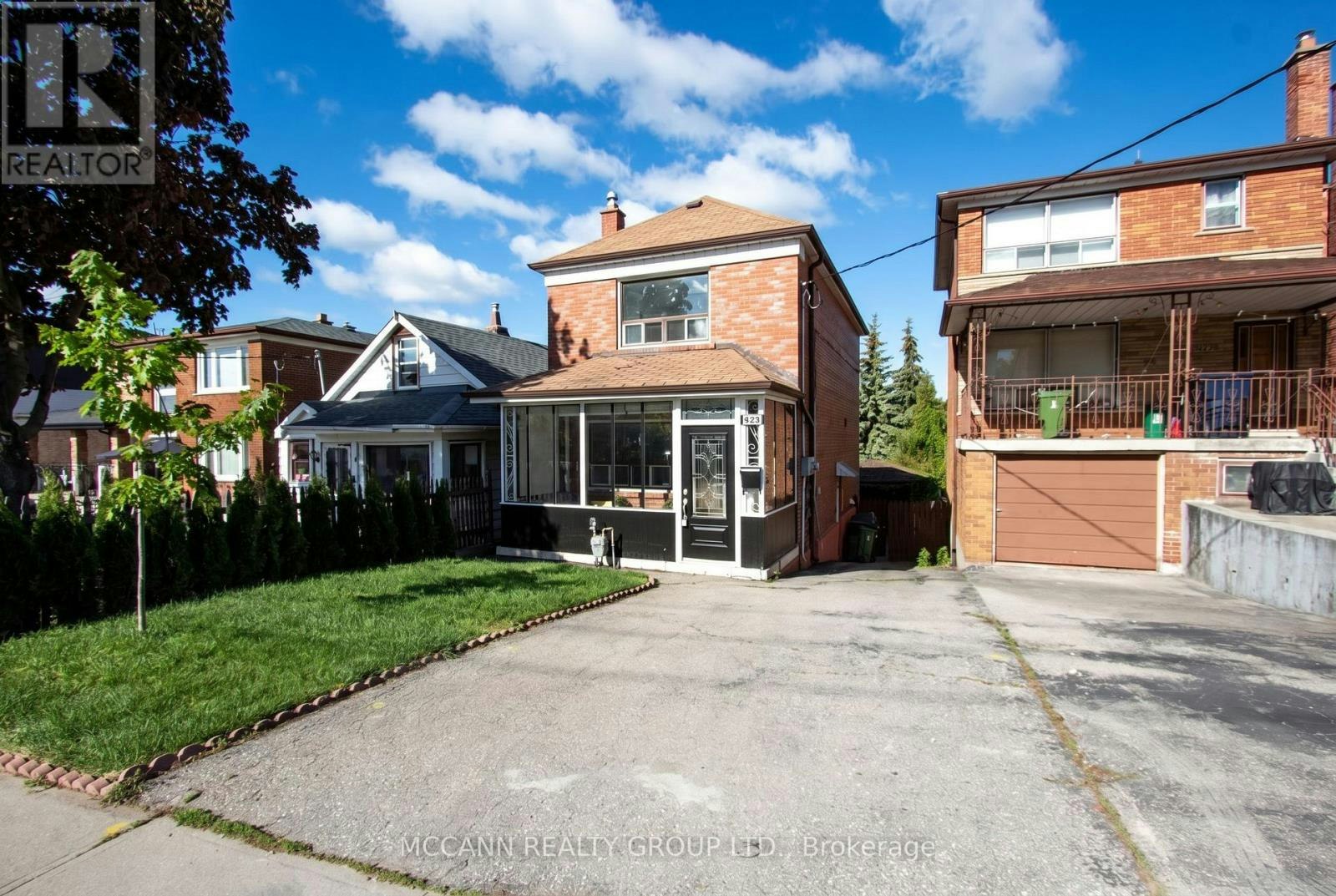 BSMT-496 Northcliffe Boulevard, Toronto, ON, M6E 3L5 - 3