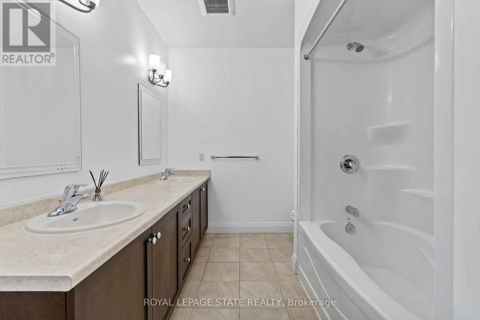 402-26 Wellington Street, St. Catharines, ON, L2R 6Y8 - 14