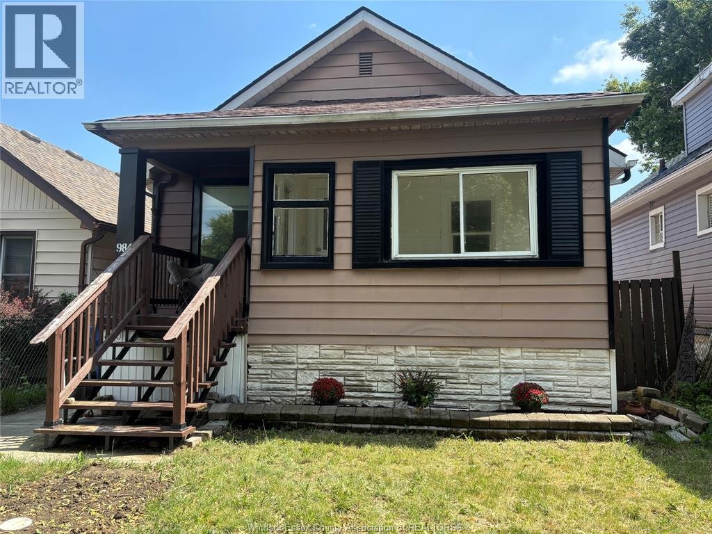 984 Ellrose, Windsor, ON, N8Y 3W9