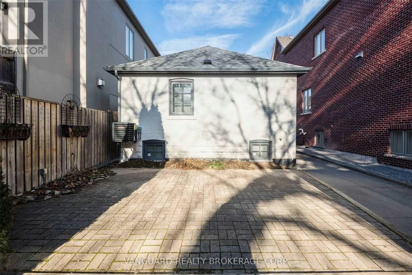 BASEMENT-187 Brooke Avenue, Toronto, ON, M5M 2K7 - 10