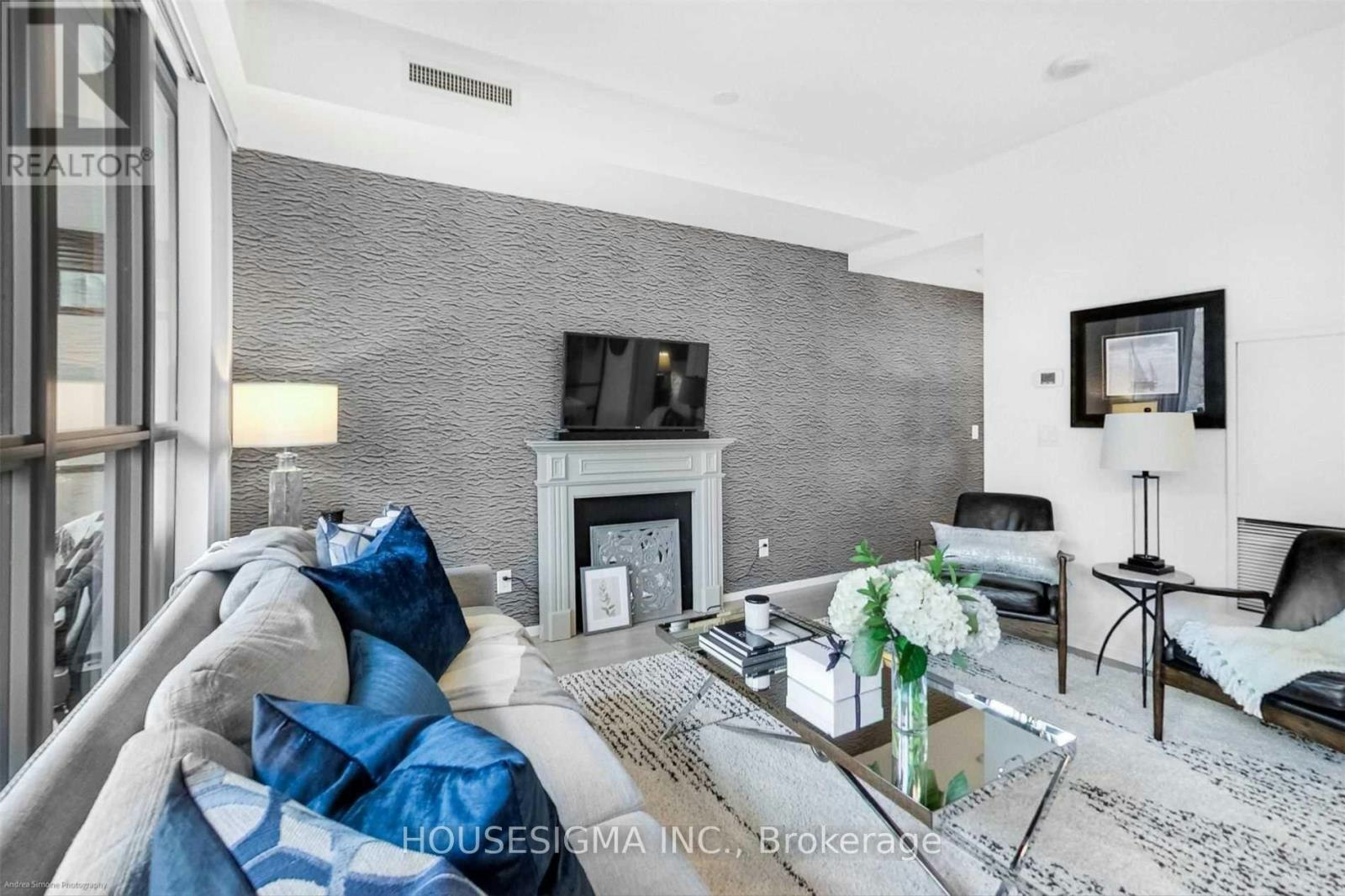 305-101 Charles Street E, Toronto, ON, M4Y 0A9 - 4
