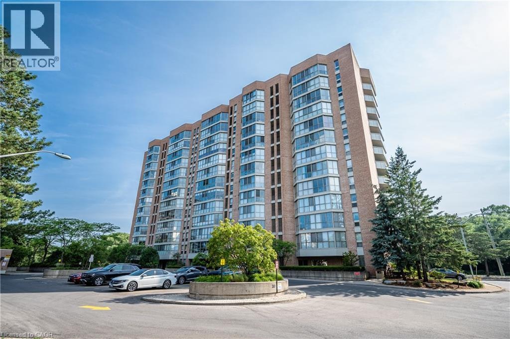 807-265 Westcourt Place, Waterloo, ON, N2L 6E4