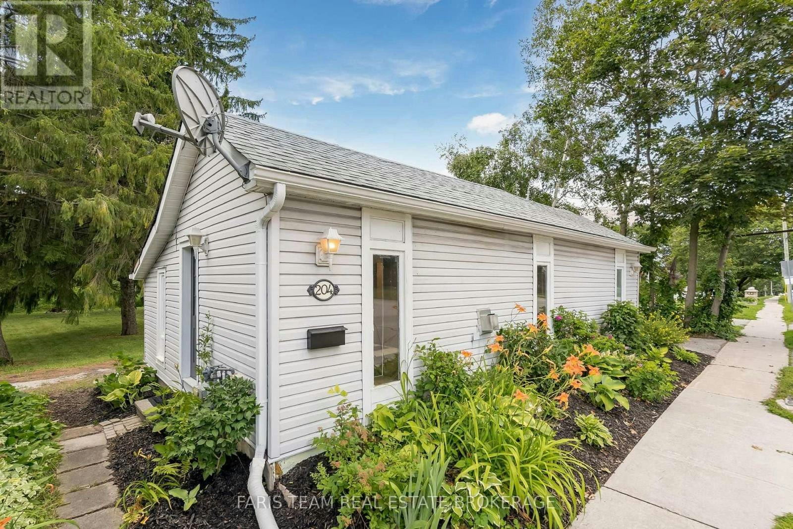 204 Cox Mill Road, Barrie, ON, L4N 4G5
